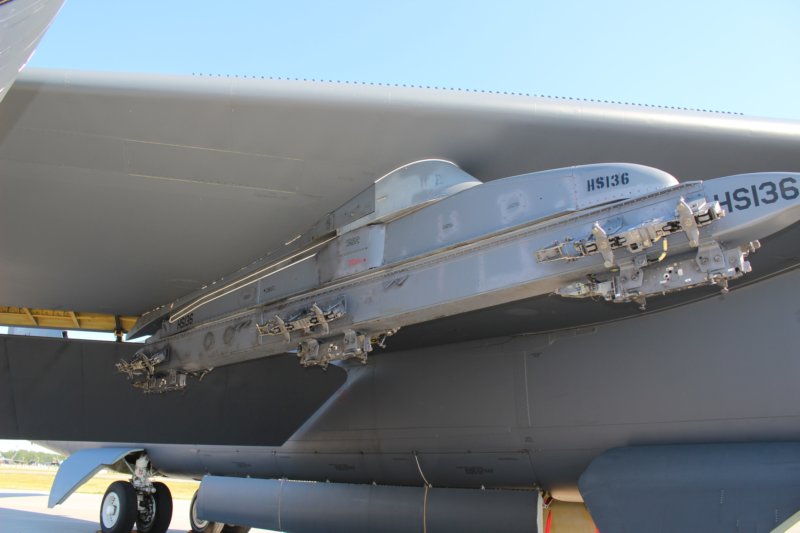 b52h61001411.jpg