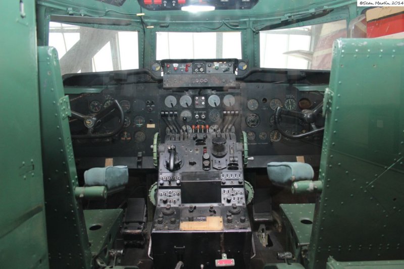avrojetliner2.jpg