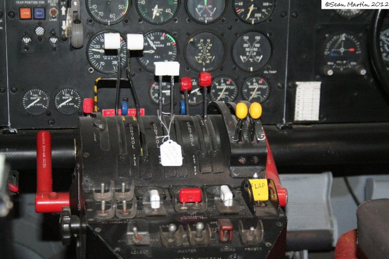 cl215fzbbt11.jpg