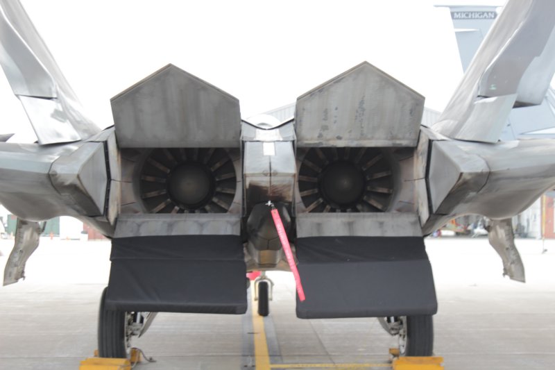f223.jpg